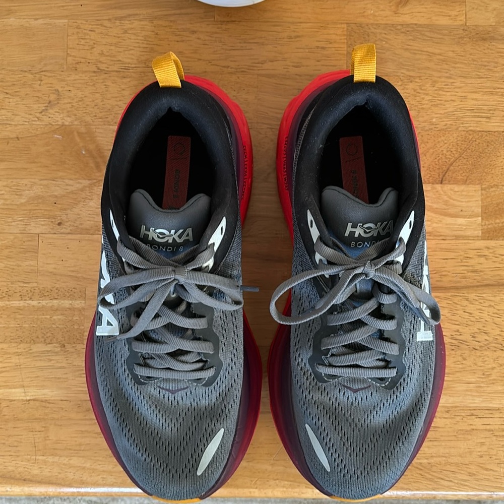Hoka Bondi 8 sz 8. Only wore a handful of times!